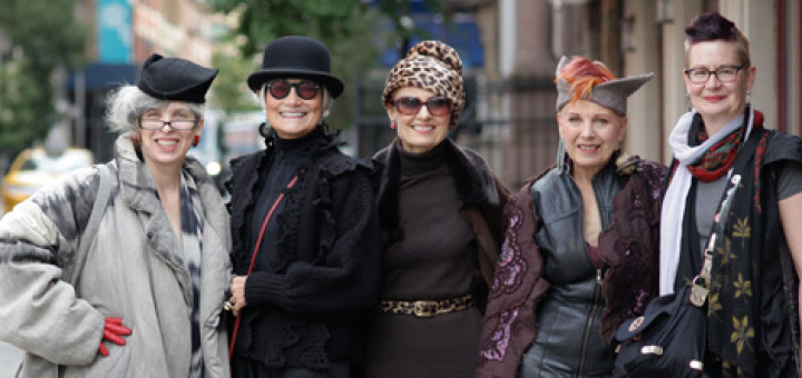 Mujeres de tercera edad a la moda